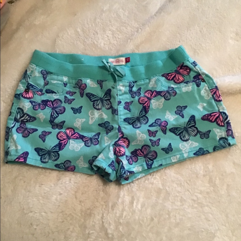 SO shorts soft girls green with butterfly 16.5 🦋 so comfy